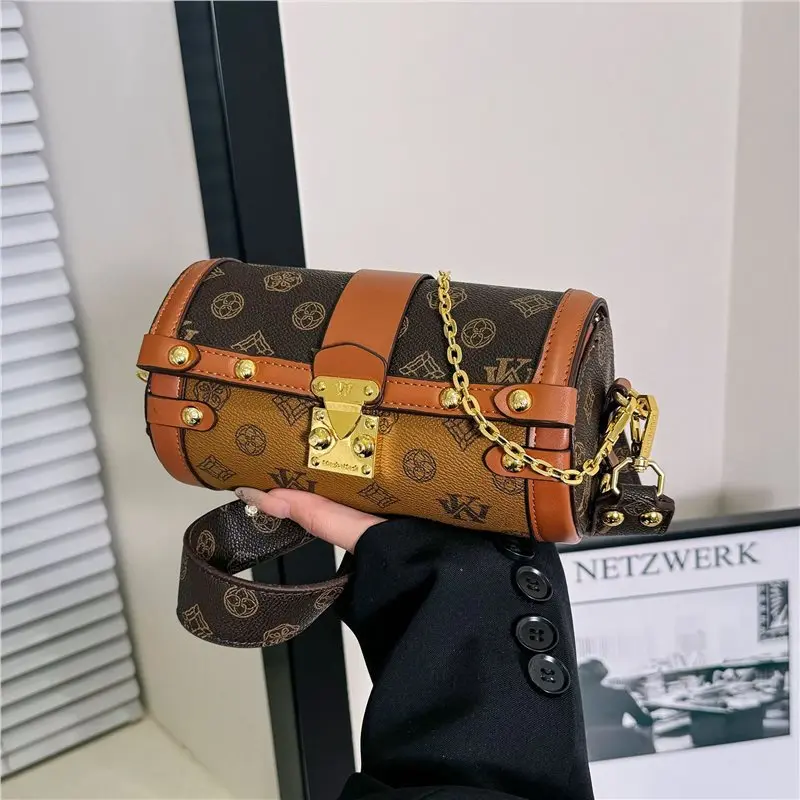 Trendy 2025 Barrel Chain Bag | Elegant Underarm Crossbody Purse | Fashionable Round Shoulder Bag for Women & Night Out
Trendy 2025 Barrel Chain Bag | Elegant Underarm Crossbody Purse | Fashionable Round Shoulder Bag for Women & Night Out