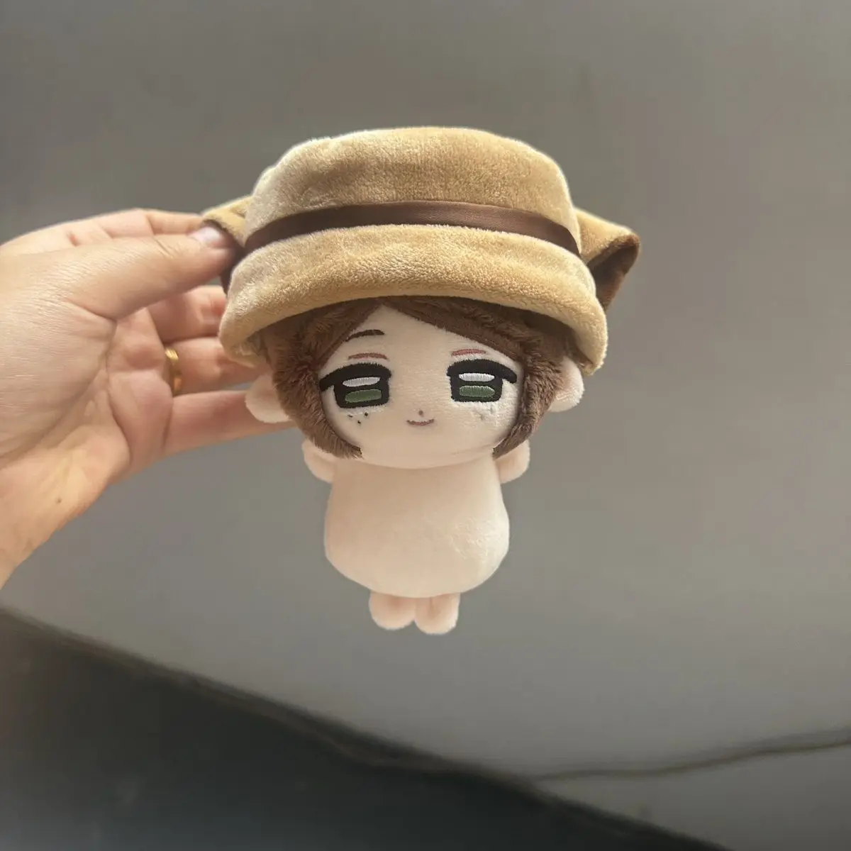 Stuffed 12CM Game Identity V Emma Woods Gardener Cotton Doll Pendant Keychain Backpack Ornament or Birthday Gift
Stuffed 12CM Game Identity V Emma Woods Gardener Cotton Doll Pendant Keychain Backpack Ornament or Birthday Gift