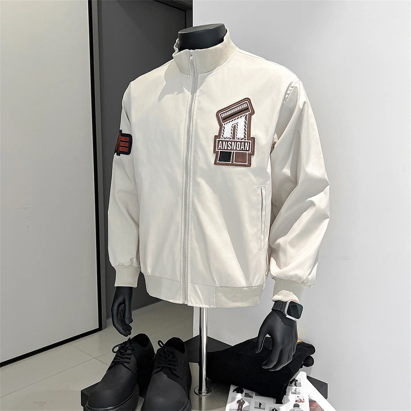 American Sle Heavy Embroidery Stand Collar Jaet Men's Faionable Hip Hop Spor Casual Couple's Baseball Coat
American Sle Heavy Embroidery Stand Collar Jaet Men's Faionable Hip Hop Spor Casual Couple's Baseball Coat