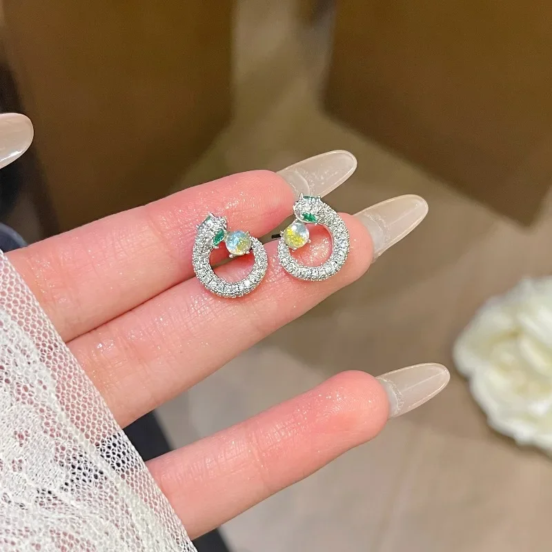 New Earrings Fashion Stud Earrings Premium Korean Opal Temperament Earrings Silver Needle Design Niche Small Fresh Earrings
New Earrings Fashion Stud Earrings Premium Korean Opal Temperament Earrings Silver Needle Design Niche Small Fresh Earrings