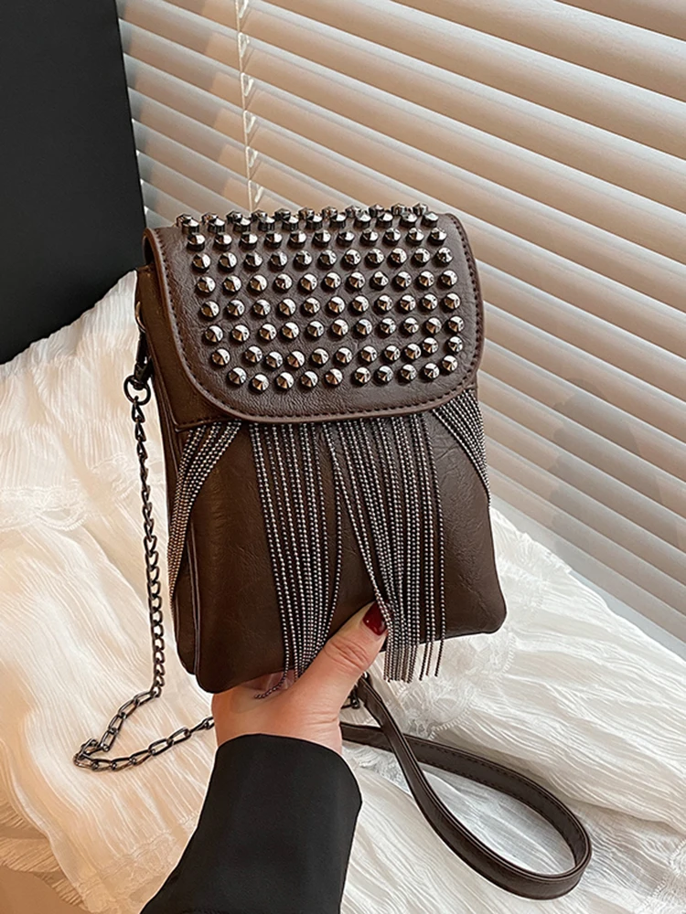 2025 Trendy Rivet Tassel Crossbody Bags for Women Personalized Versatile Mini PU Single Shoulder Bags Ladies Mobile Phone Bag
2025 Trendy Rivet Tassel Crossbody Bags for Women Personalized Versatile Mini PU Single Shoulder Bags Ladies Mobile Phone Bag