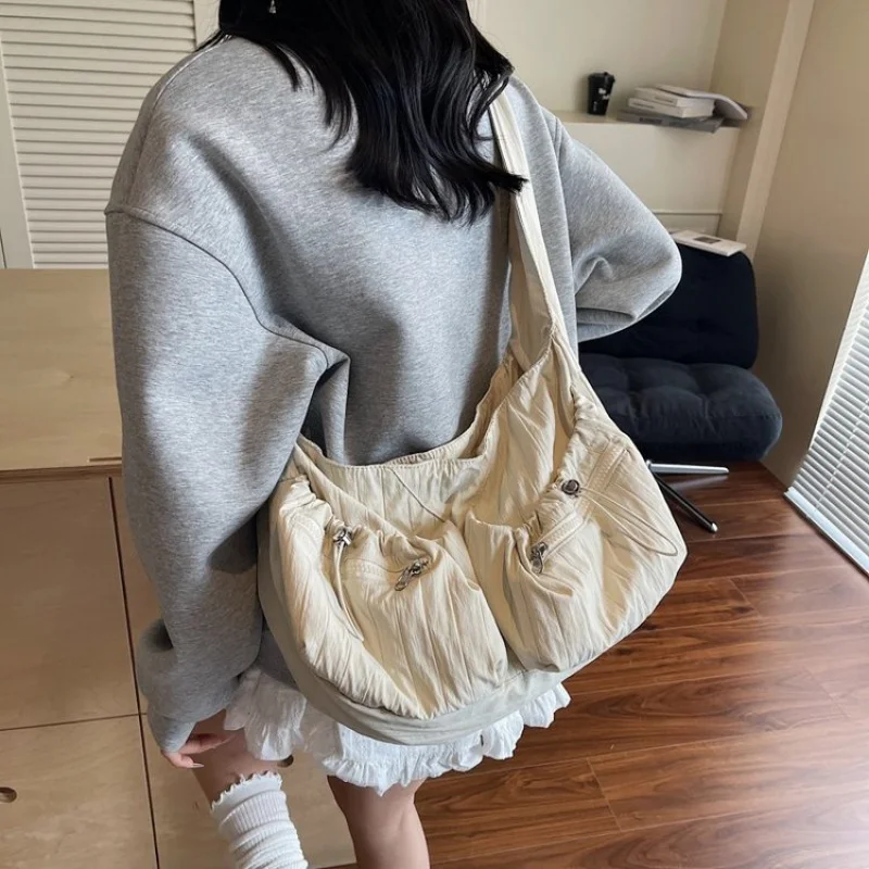 2025 Новая высококачественная женская кожаная сумка через плечо, роскошный бренд, известный дизайнер, винтажная элегантная парижская премиум-класса Vibe
2025 Новая высококачественная женская кожаная сумка через плечо, роскошный бренд, известный дизайнер, винтажная элегантная парижская премиум-класса Vibe 