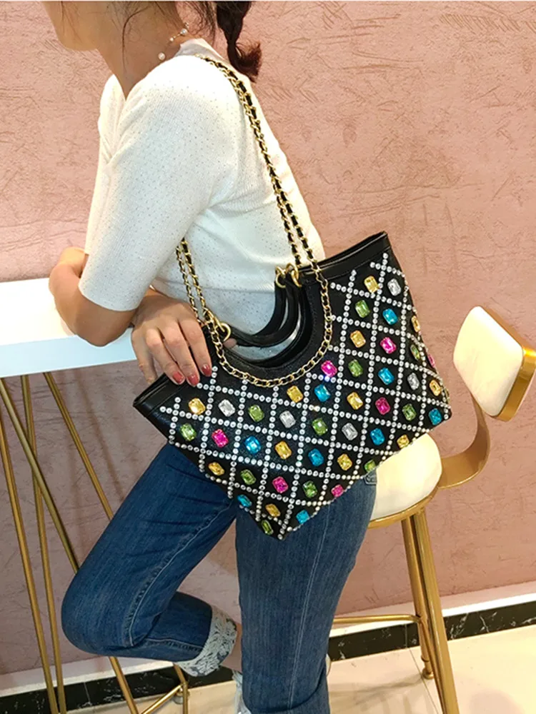 New Genuine Leather Women's Bag Luxury Fashion Diamonds Ladies Handbags Tote Shiny Chain Shoulder Crossboby Bags
New Genuine Leather Women's Bag Luxury Fashion Diamonds Ladies Handbags Tote Shiny Chain Shoulder Crossboby Bags