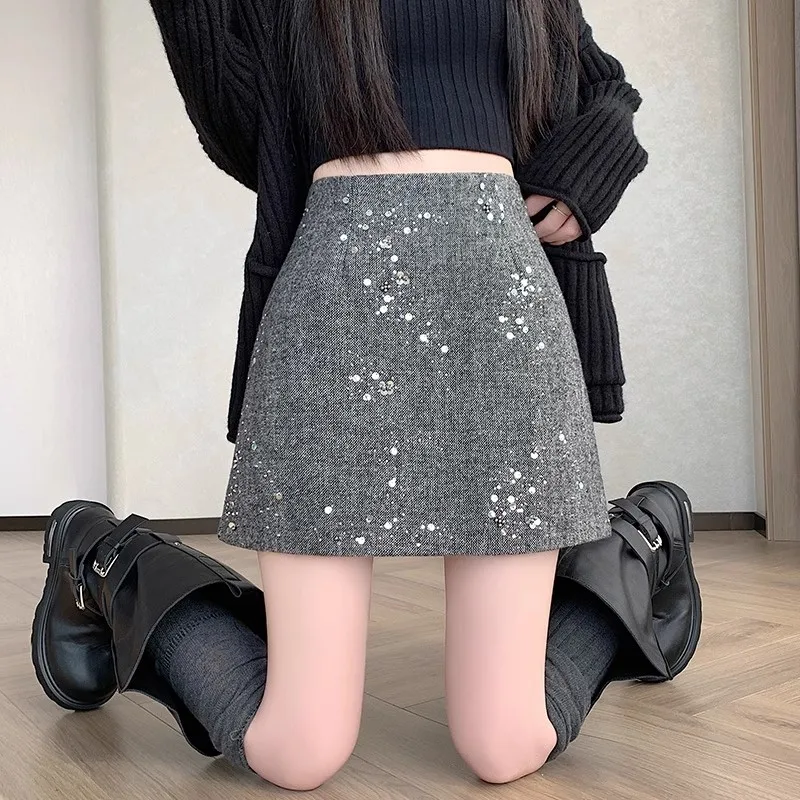 Sequined Woolen Skirt for Women 2025 Winter New High-waist Slim-looking A-line Skirts Korean Style Grey Vintage Zipper Skirt
Sequined Woolen Skirt for Women 2025 Winter New High-waist Slim-looking A-line Skirts Korean Style Grey Vintage Zipper Skirt