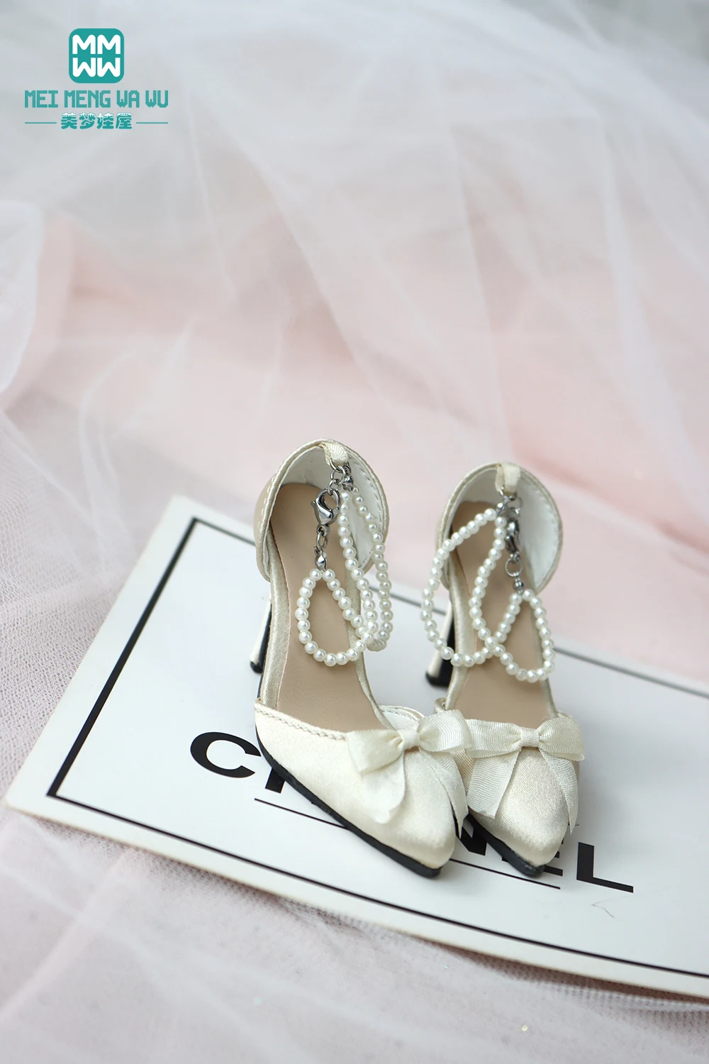 Fits 58cm 1/3 BJD DD SD Ball Joint Doll Fashion Pearl chain pointed scalp shoes gift
Fits 58cm 1/3 BJD DD SD Ball Joint Doll Fashion Pearl chain pointed scalp shoes gift