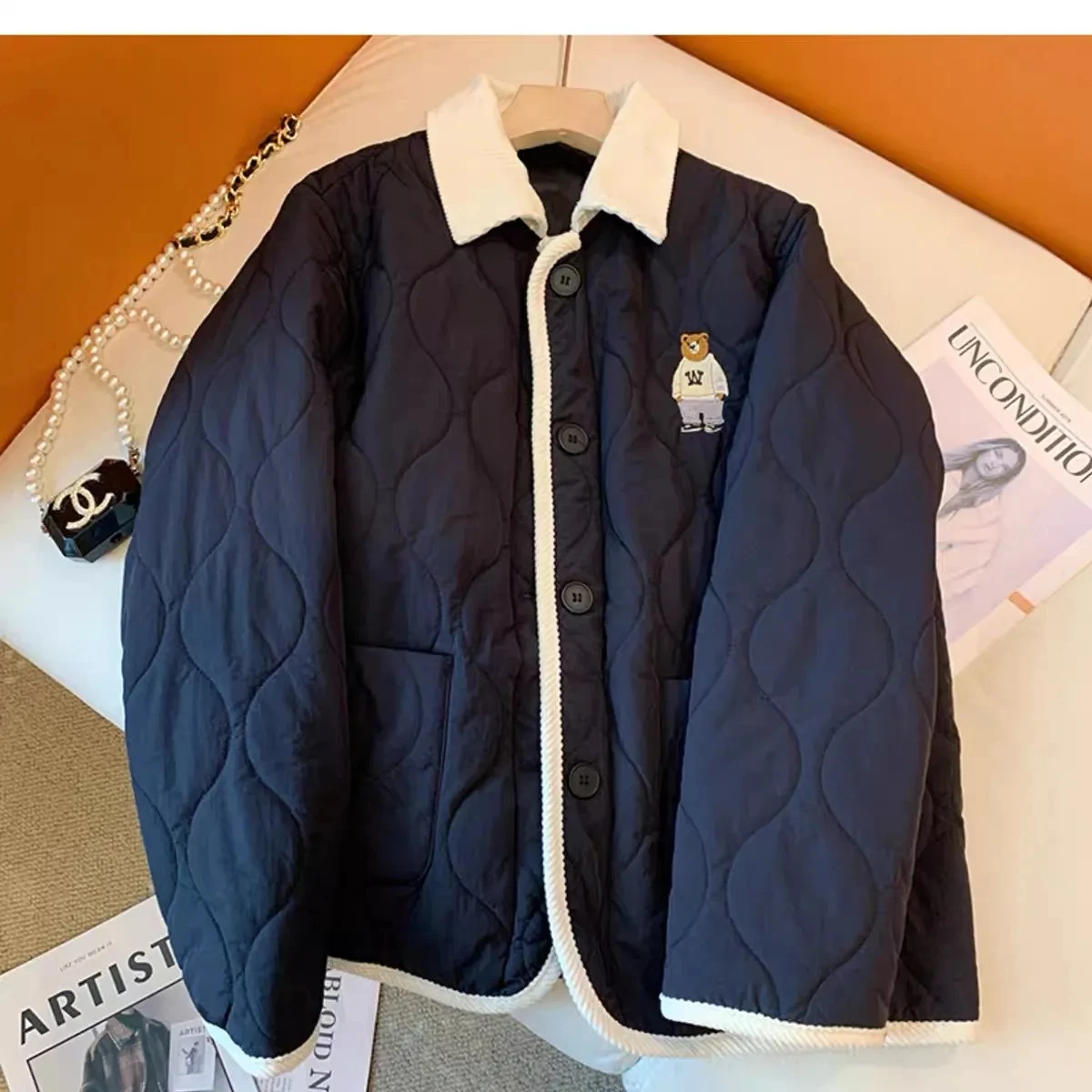 Korean Parkas Cute Bear Embroidery Oversize Womens Jackets 2025 Winter Clothes Casual Fashion Warm Vintage Cotton Coat Tops
Korean Parkas Cute Bear Embroidery Oversize Womens Jackets 2025 Winter Clothes Casual Fashion Warm Vintage Cotton Coat Tops