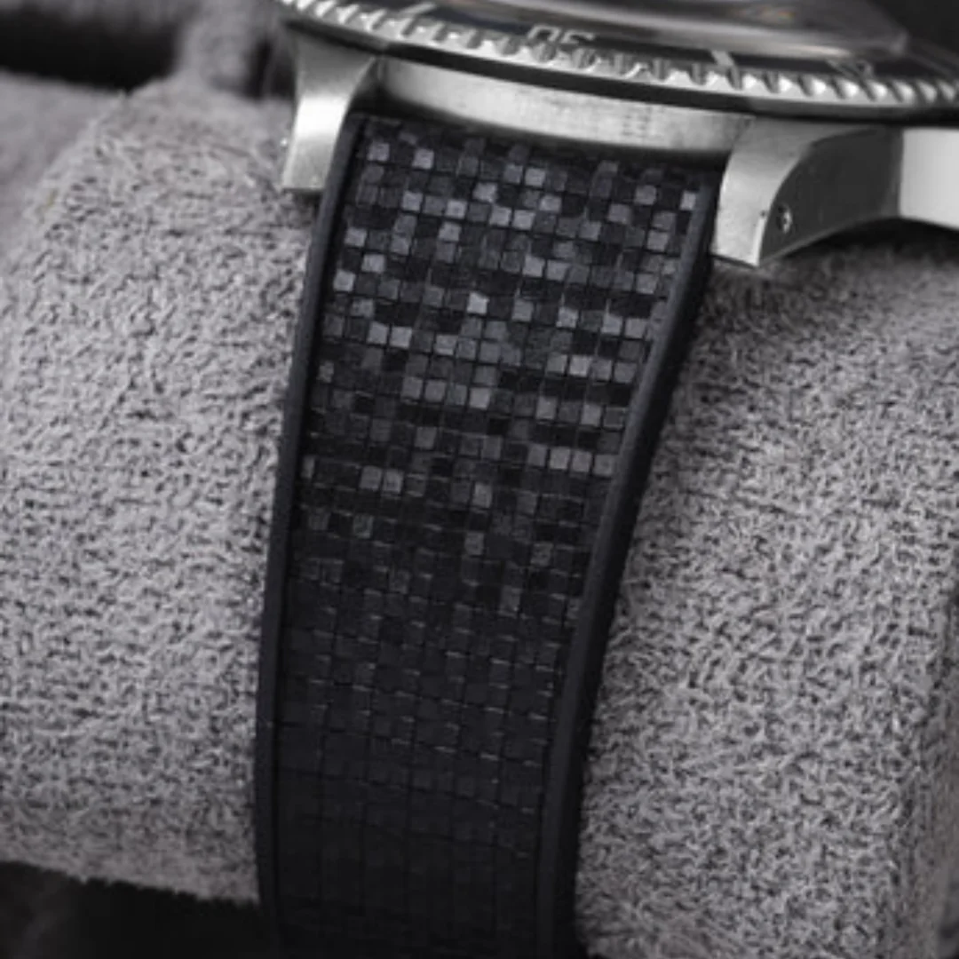 Mosaic Pattern FKM Rubber Watch Strap Shining Surface Watch Band 18 19 20 21 22mm Fit For Cartier Tank Rolex Omega Iwatch
Mosaic Pattern FKM Rubber Watch Strap Shining Surface Watch Band 18 19 20 21 22mm Fit For Cartier Tank Rolex Omega Iwatch
