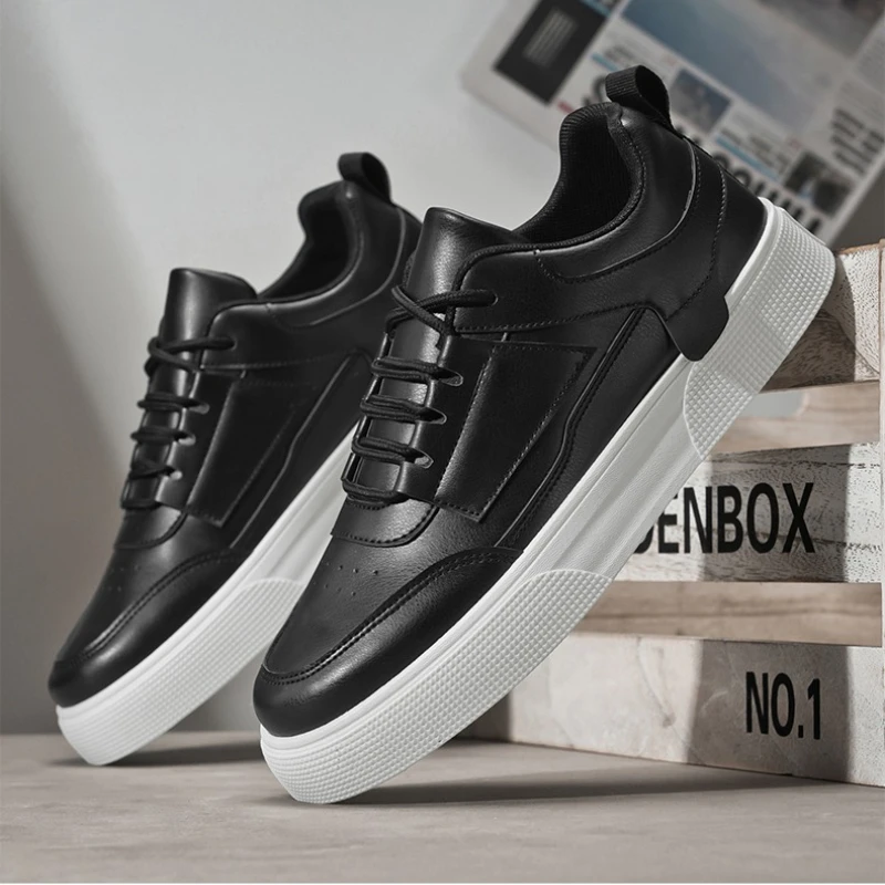 Men's Sports Shoes with Flat Heel Low Heel Soft Sole Trendy Student Style New Model with Laces Suitable for Casual Walking
Men's Sports Shoes with Flat Heel Low Heel Soft Sole Trendy Student Style New Model with Laces Suitable for Casual Walking