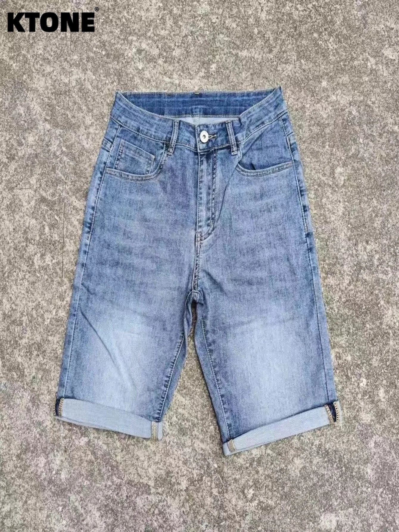 Minimalist Jeans Blue Slim Denim Shorts For Man Streetwear Light Retro Drip No accessories or belts included
Minimalist Jeans Blue Slim Denim Shorts For Man Streetwear Light Retro Drip No accessories or belts included