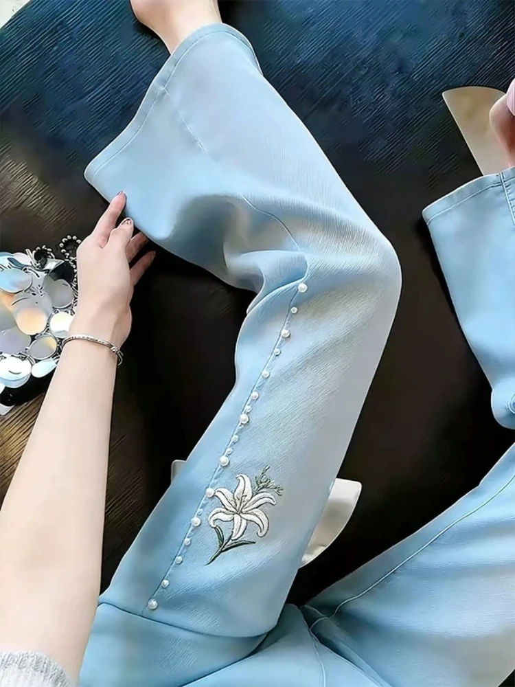 Blue Embroidered Heavy Duty Denim Jeans Women's Summer 2026 Slimming Fashionable Micro Flared Casual Pants High Waist
Blue Embroidered Heavy Duty Denim Jeans Women's Summer 2026 Slimming Fashionable Micro Flared Casual Pants High Waist