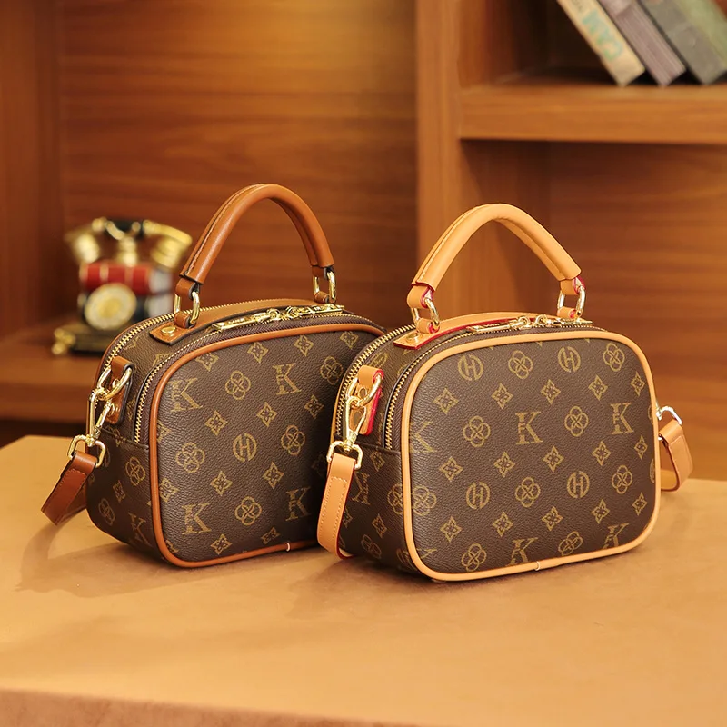 Classic vintage handbag, new minimalist and versatile small round bag, large capacity double-layer single shoulder crossbody
Classic vintage handbag, new minimalist and versatile small round bag, large capacity double-layer single shoulder crossbody