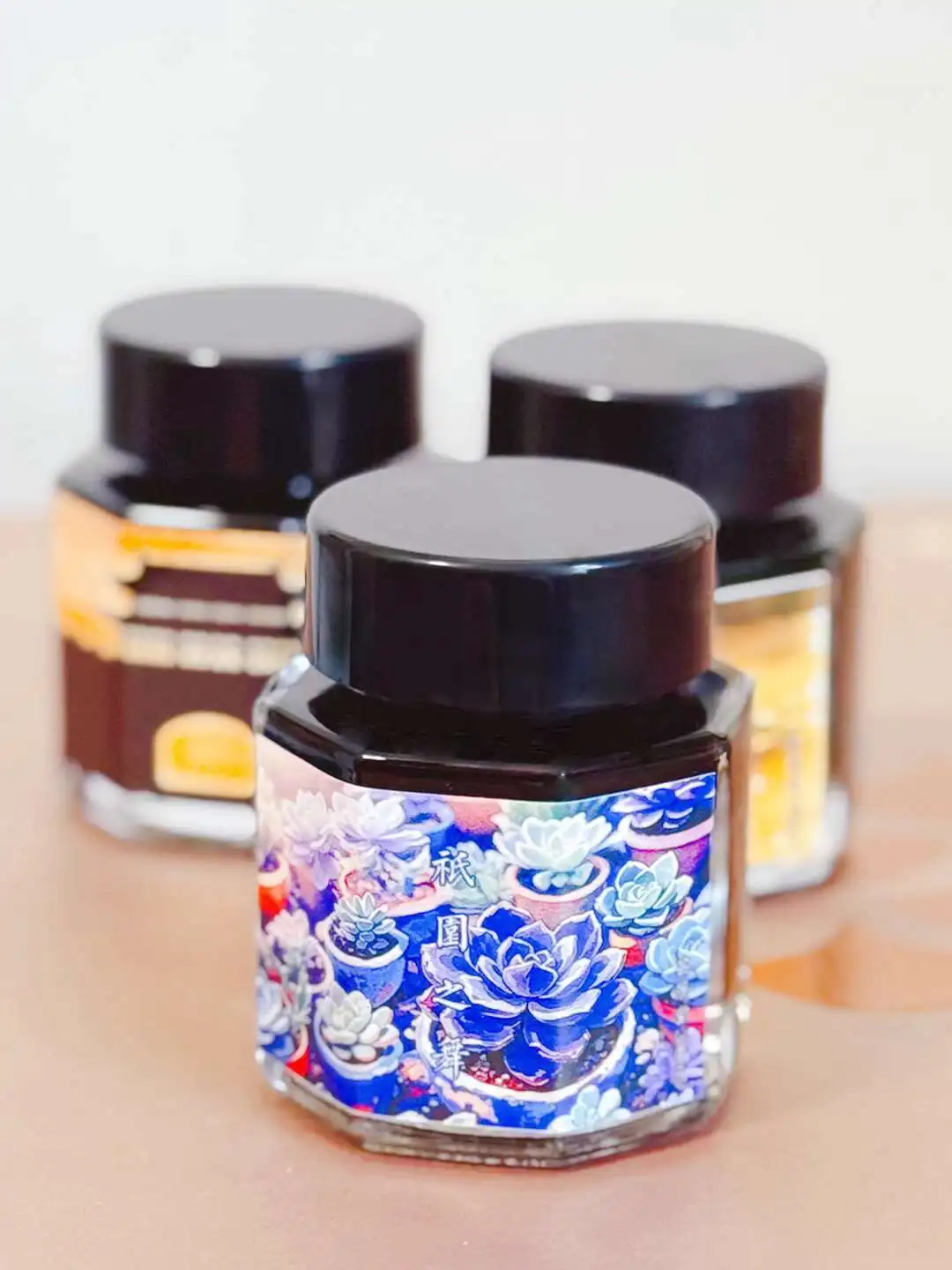 Yunjingtang Season 24,Chromatography Scented Color Fountain Pen Ink Non-Carbon Student Chromoshading Ink
Yunjingtang Season 24,Chromatography Scented Color Fountain Pen Ink Non-Carbon Student Chromoshading Ink