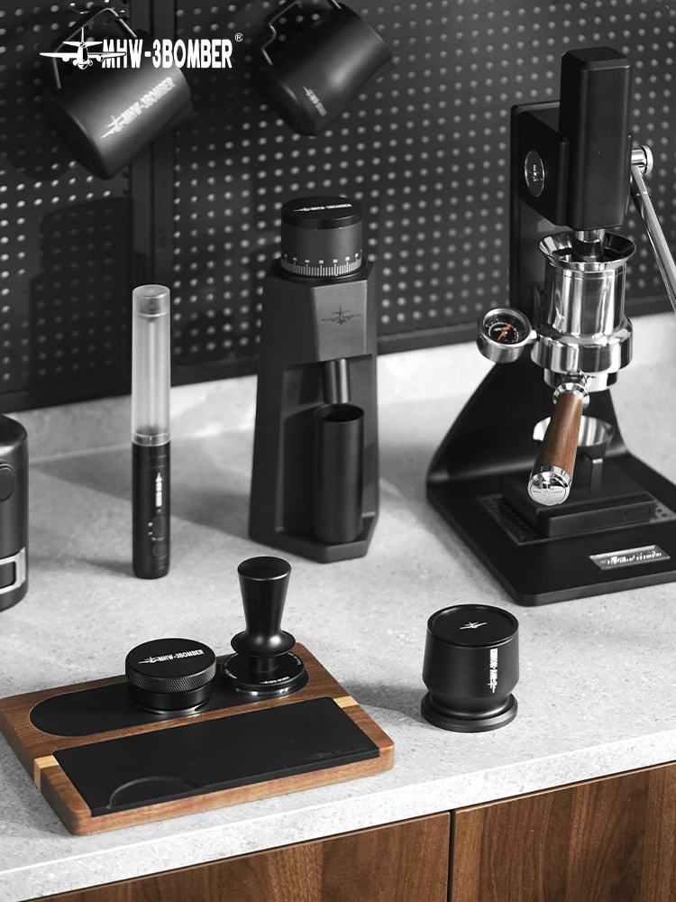 MHW3BOMBER Italian Style Coffee Powder Compact Set 515358mm Press Hammer Bomber Aircraft Design Coffee Making Tools Set
MHW3BOMBER Italian Style Coffee Powder Compact Set 515358mm Press Hammer Bomber Aircraft Design Coffee Making Tools Set