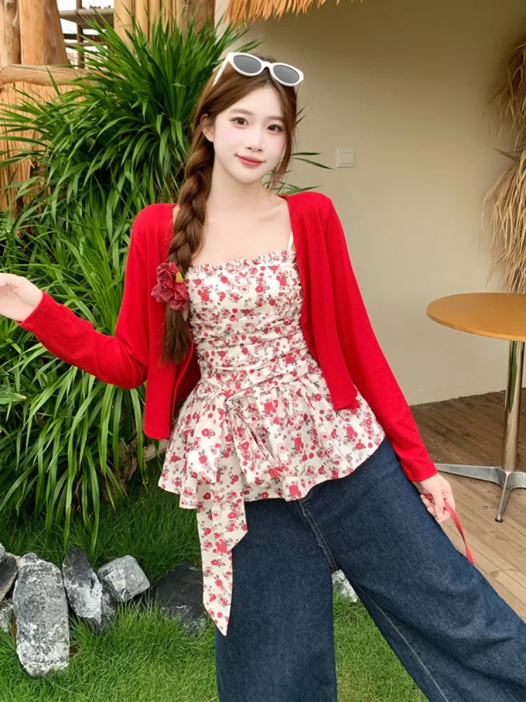Sweet Floral Knitted Cardigan And Crop Top Set plus Size Breathable Lightweight Summer Fashion Ensemble for Women
Sweet Floral Knitted Cardigan And Crop Top Set plus Size Breathable Lightweight Summer Fashion Ensemble for Women