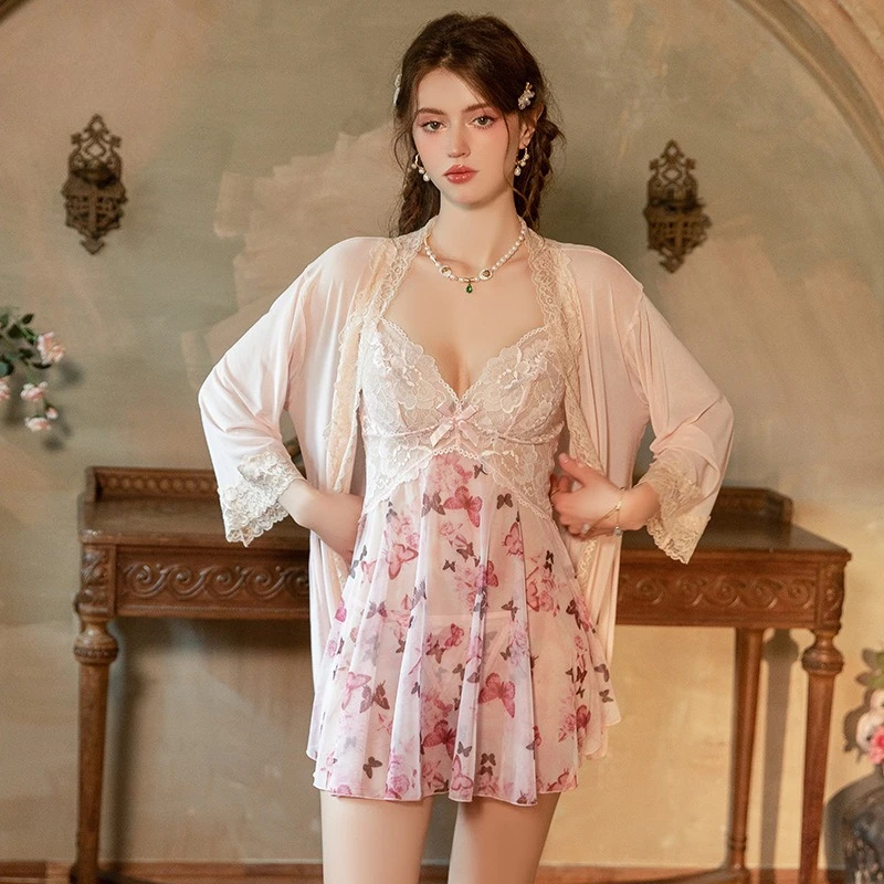 Womens V-Neck Lace Robe Gown Suit Summer Nightwear Mesh Print Sleeping Dress Camisole Nightgown Intimate Sleepwear Bathrobe
Womens V-Neck Lace Robe Gown Suit Summer Nightwear Mesh Print Sleeping Dress Camisole Nightgown Intimate Sleepwear Bathrobe
