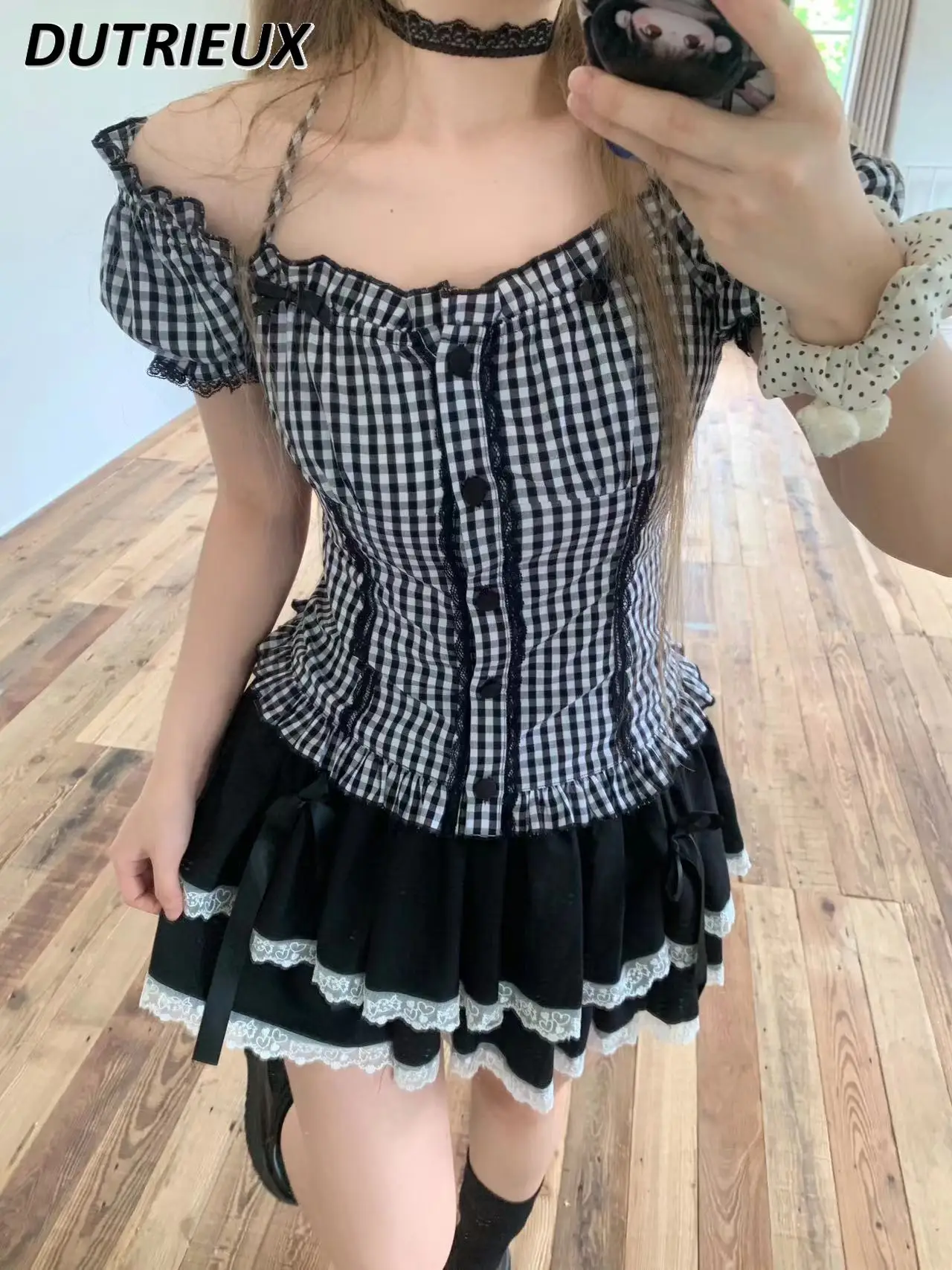 Japanese Original Sweet Cute Girl Versatile Short Cake Skirt Summer New One-word Collar Neck Slim Plaid Short-sleeved Top Suit
Japanese Original Sweet Cute Girl Versatile Short Cake Skirt Summer New One-word Collar Neck Slim Plaid Short-sleeved Top Suit
