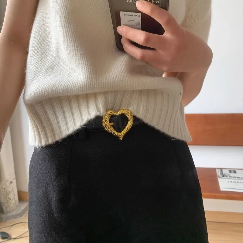 Retro Metal Love Belt Genuine Leather Black Cowhide Belt for Women
Retro Metal Love Belt Genuine Leather Black Cowhide Belt for Women