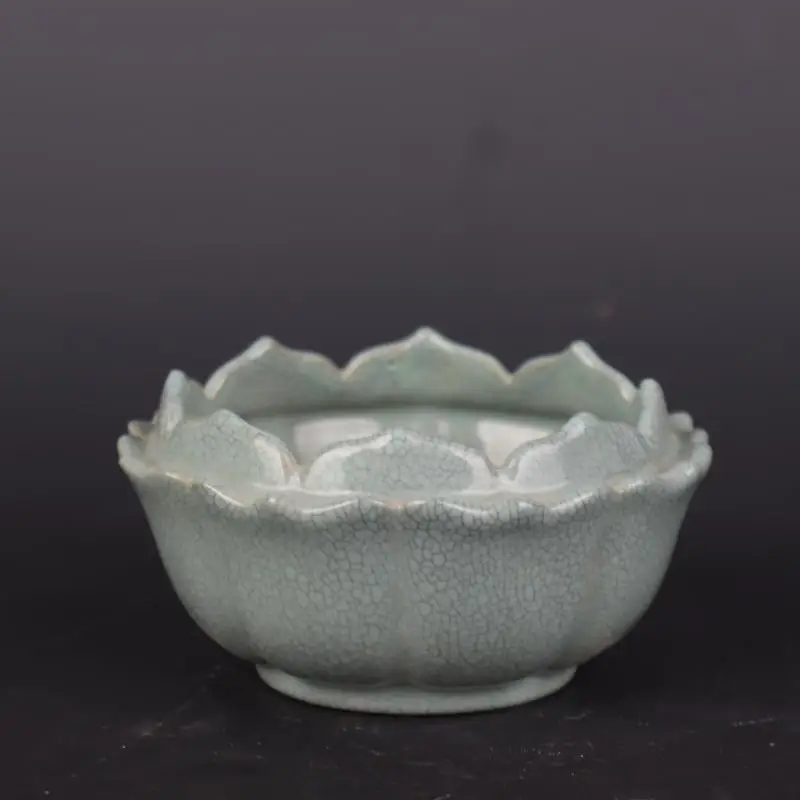 Chinese Song Jun Kiln Celadon Porcelain Lotus Shape Brush Washer Bowl 4.92 inch
Chinese Song Jun Kiln Celadon Porcelain Lotus Shape Brush Washer Bowl 4.92 inch