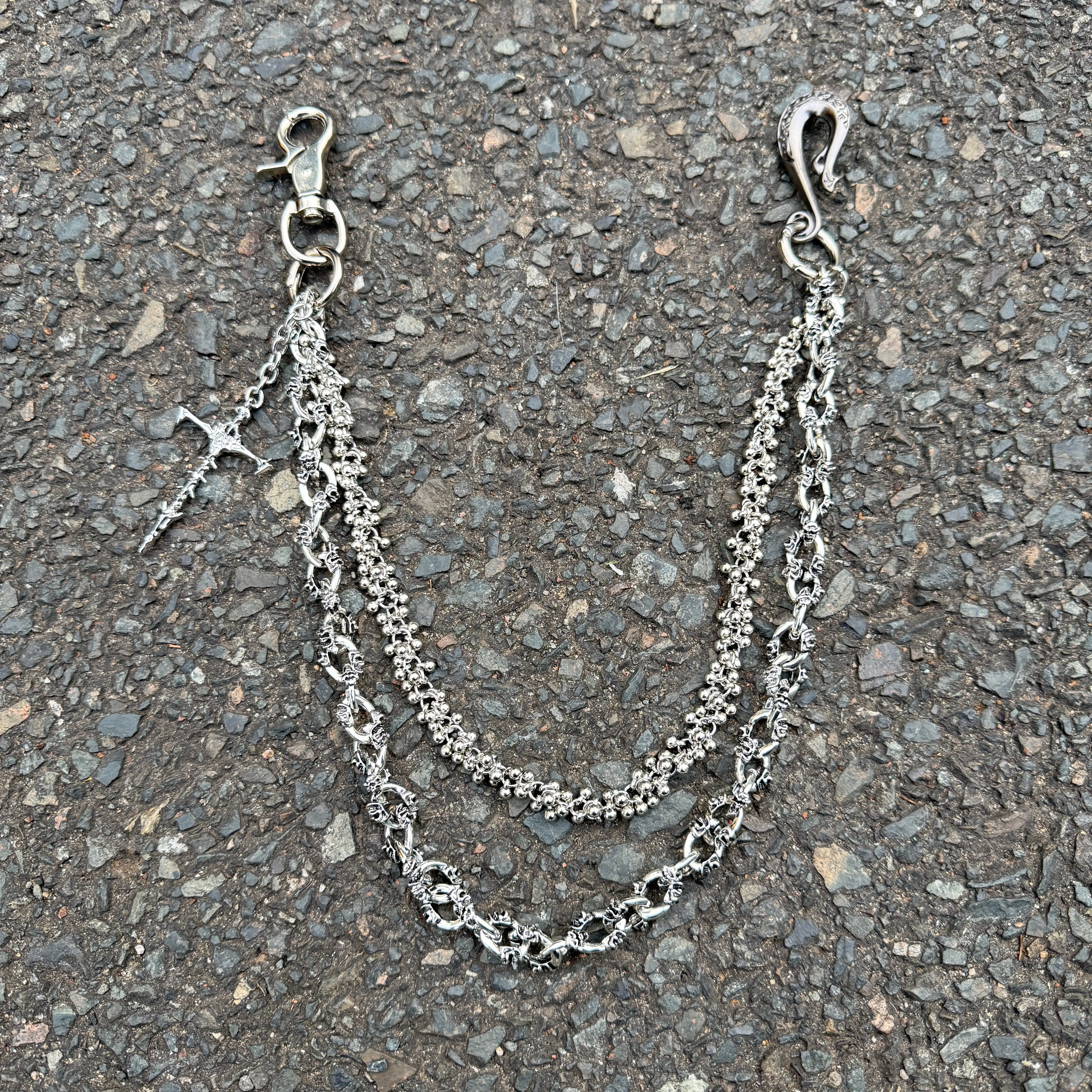 Original new punk style pants chain, hip-hop skull chain double-layer combination, fashionable men's and women's waist chains
Original new punk style pants chain, hip-hop skull chain double-layer combination, fashionable men's and women's waist chains