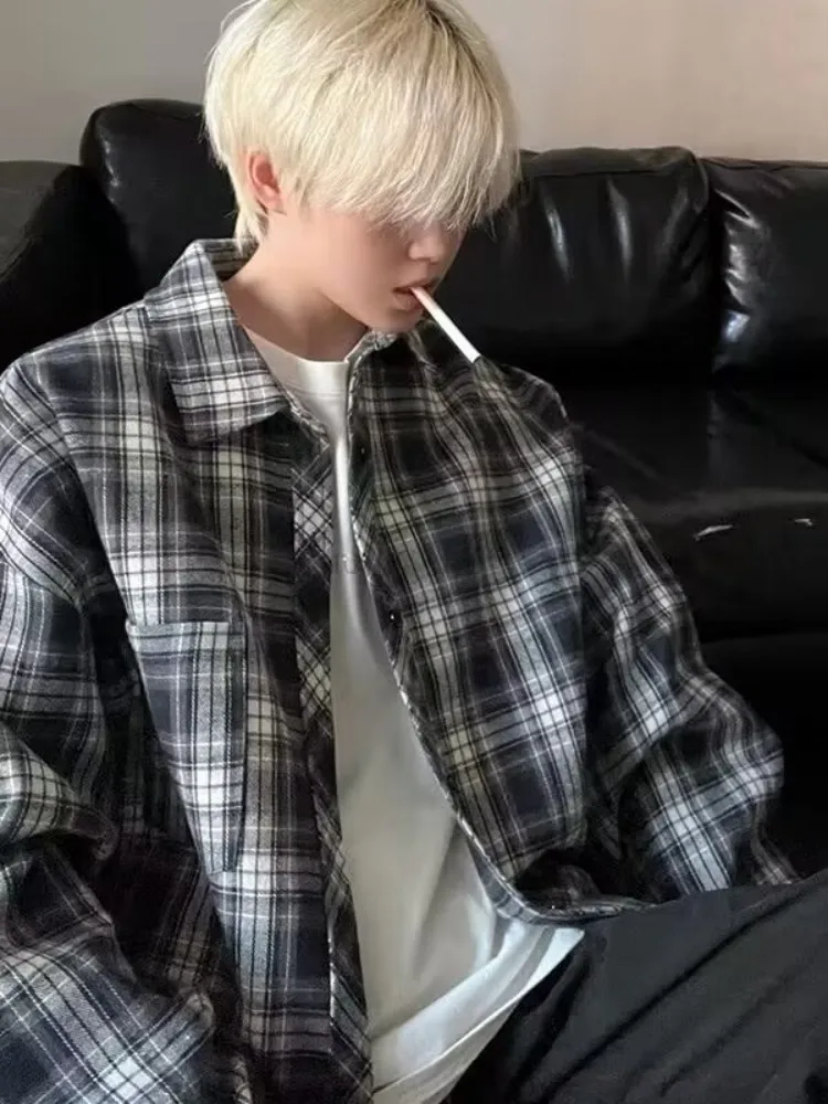 Retro Japanese Plaid Long Sve Loose Men's irt Spring Autumn Lazy Sle Large Size Trendy Brand Cool Casual Coat
Retro Japanese Plaid Long Sve Loose Men's irt Spring Autumn Lazy Sle Large Size Trendy Brand Cool Casual Coat