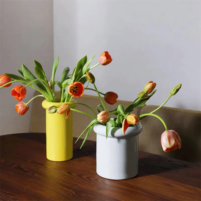 Color ceramic vase flower arrangement headscarf hat shape, decoration
Color ceramic vase flower arrangement headscarf hat shape, decoration