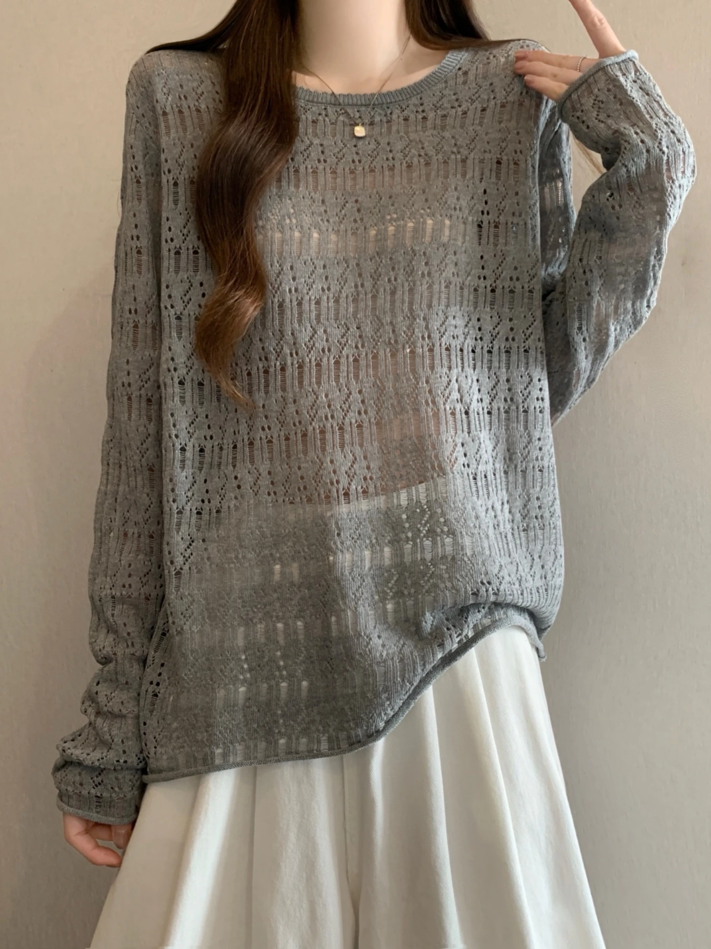 Women's Knitted Ice Silk Long Sleeve Hollow out Sun Protection Top Spring Summer Loose Fit Soft Comfortable Korean Style
Women's Knitted Ice Silk Long Sleeve Hollow out Sun Protection Top Spring Summer Loose Fit Soft Comfortable Korean Style
