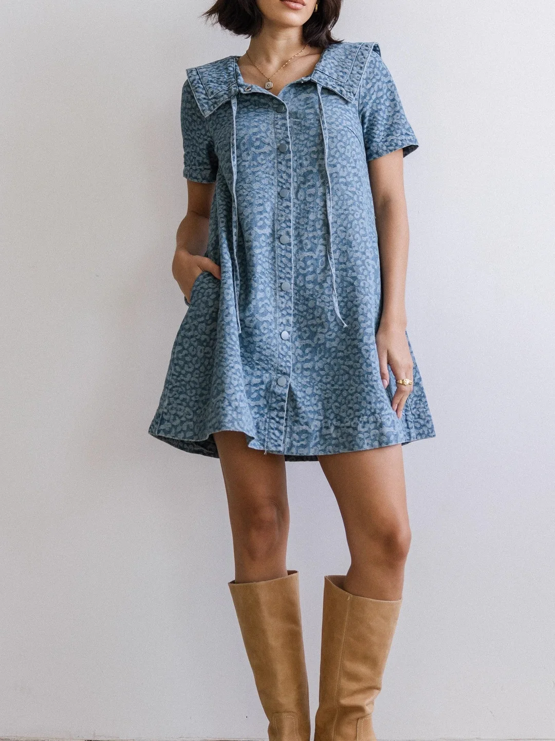Casual Denim Dress Women's Short Sleeve Leopard Print Slimming Summer Fashionable Dress Loose Waist H-Style Single Button
Casual Denim Dress Women's Short Sleeve Leopard Print Slimming Summer Fashionable Dress Loose Waist H-Style Single Button