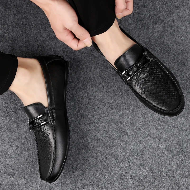 2025 модные брендовые мужские уличные дышащие туфли для вождения, высококачественные мужские весенние новые удобные повседневные лоферы на мягкой подошве
2025 модные брендовые мужские уличные дышащие туфли для вождения, высококачественные мужские весенние новые удобные повседневные лоферы на мягкой подошве