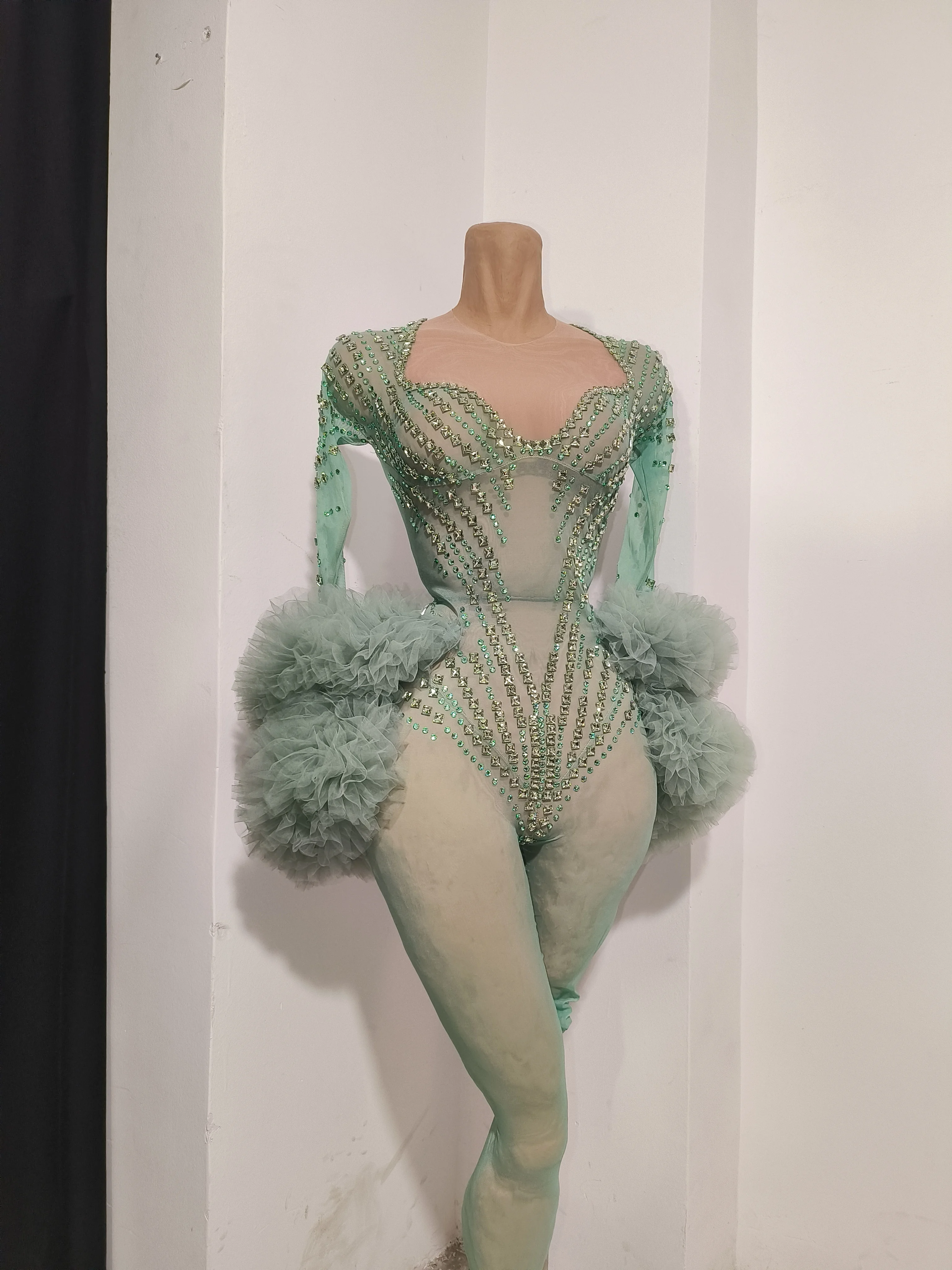 Sexy Sparkly Rhinestone Long Sleeves Mesh Stretch Jumpsuit Women Celebrity Evening Party Nightclub Bar Stage Performance Outfit
Sexy Sparkly Rhinestone Long Sleeves Mesh Stretch Jumpsuit Women Celebrity Evening Party Nightclub Bar Stage Performance Outfit