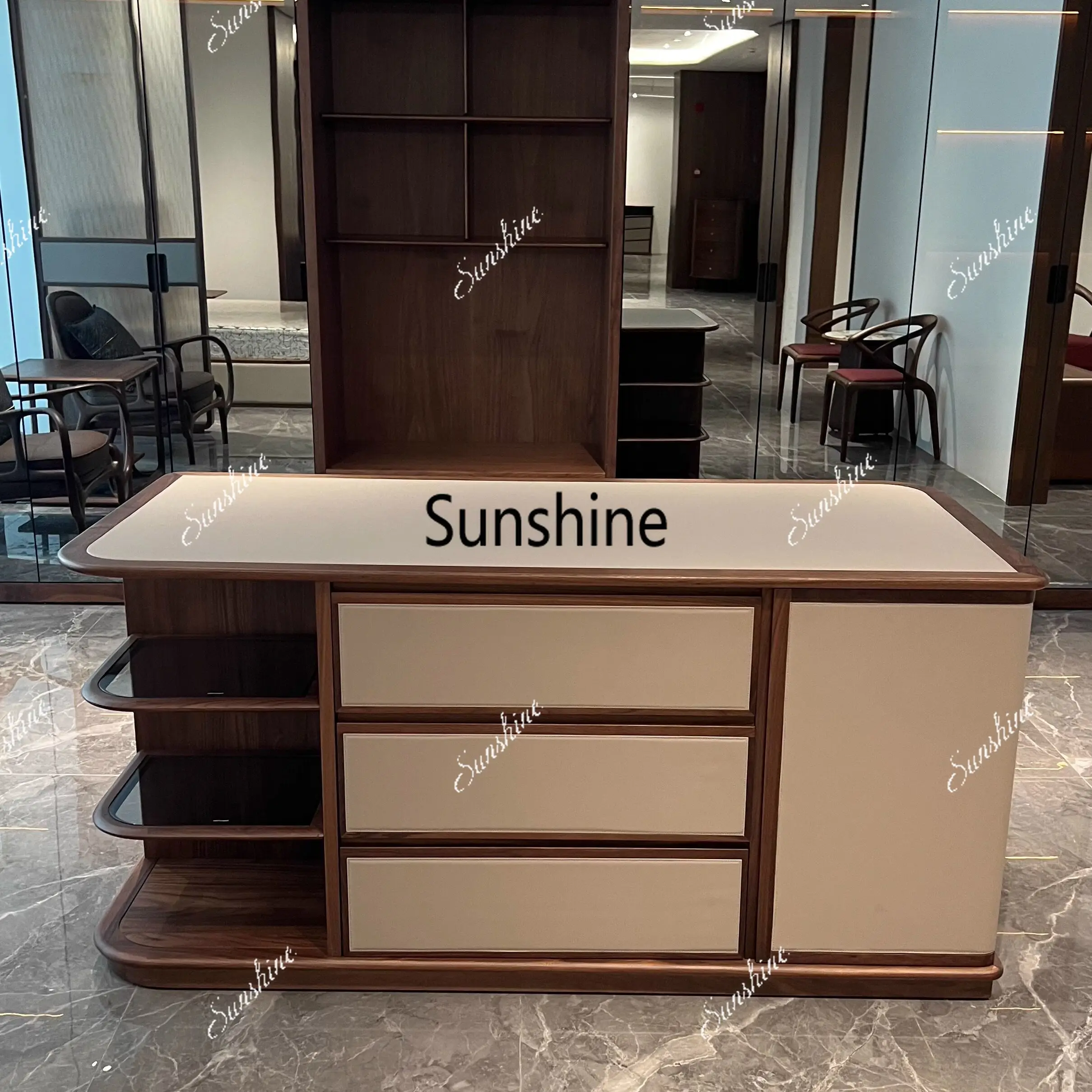 New Chinese style modern simple villa cloakroom high-end locker
New Chinese style modern simple villa cloakroom high-end locker