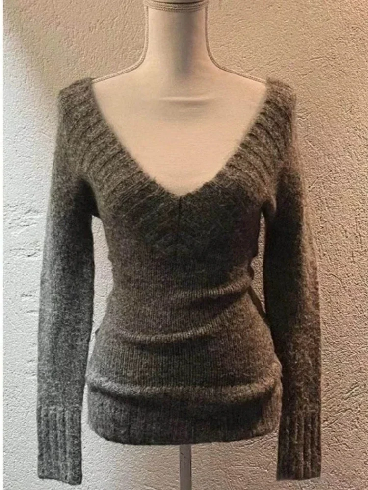 Casual All-match V-neck Gray Knitted Pullover 2024 Autumn New Bottoming Tops Women Y2k Slim Fit Long Sleeve Sweaters Mujer
Casual All-match V-neck Gray Knitted Pullover 2024 Autumn New Bottoming Tops Women Y2k Slim Fit Long Sleeve Sweaters Mujer