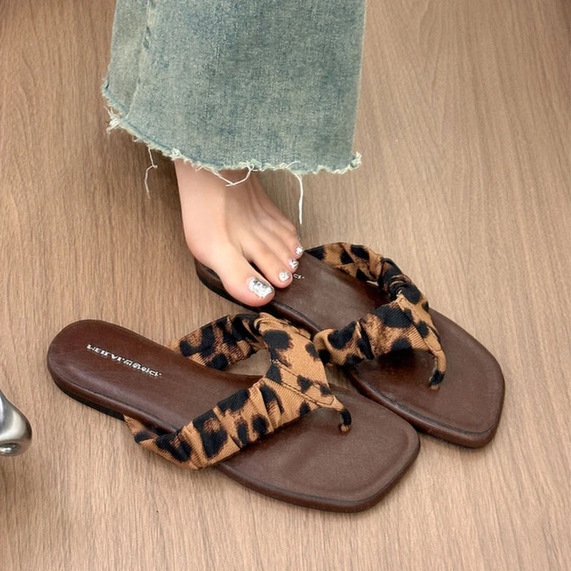 Leopard Clip Toe Slippers Flats Women Square Toe Shoes Casual Fashion Sandals Dress Comfort Flip Flops Beach New Mujer Sandalias
Leopard Clip Toe Slippers Flats Women Square Toe Shoes Casual Fashion Sandals Dress Comfort Flip Flops Beach New Mujer Sandalias