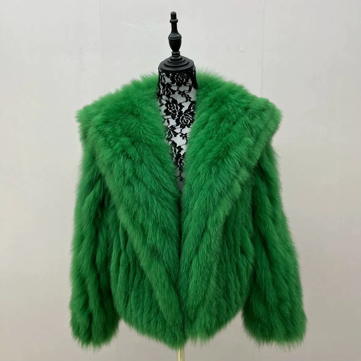 Luxury Fox Fur Coat for Women Autumn Winter 2024 New Fur Knitted Design navy collar fashion Elegant Real Fur Jacket
Luxury Fox Fur Coat for Women Autumn Winter 2024 New Fur Knitted Design navy collar fashion Elegant Real Fur Jacket