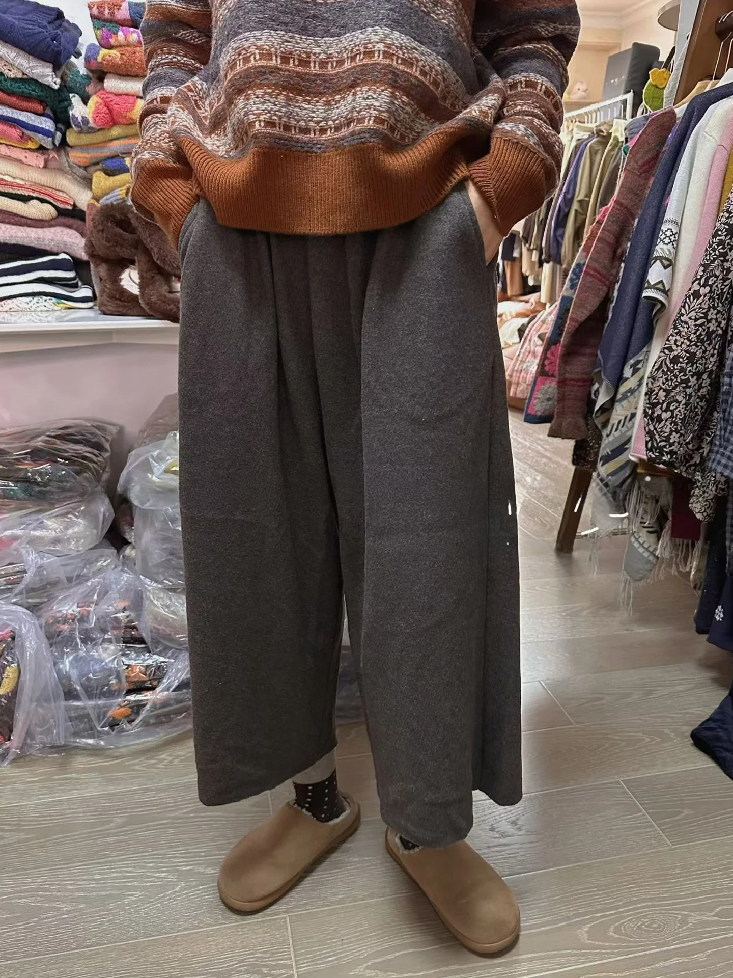 Осенне-зимние свободные шерстяные брюки с эластичной талией, кофейно-синие, больших размеров, женские, модные, в стиле ретро, элегантные брюки для женщин
Осенне-зимние свободные шерстяные брюки с эластичной талией, кофейно-синие, больших размеров, женские, модные, в стиле ретро, элегантные брюки для женщин