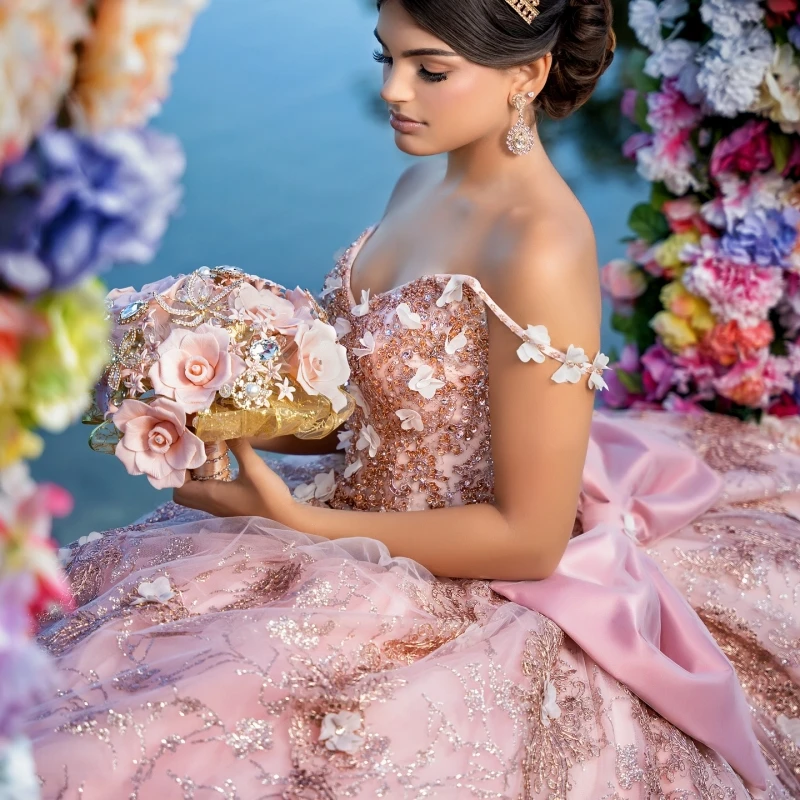 Pink Quinceanera Dresses Ball Gown Off The Shoulder Sequin Applique Lace Beads Bow Tull Party Birthday Sweet 16 Vestidos 15 Anos
Pink Quinceanera Dresses Ball Gown Off The Shoulder Sequin Applique Lace Beads Bow Tull Party Birthday Sweet 16 Vestidos 15 Anos