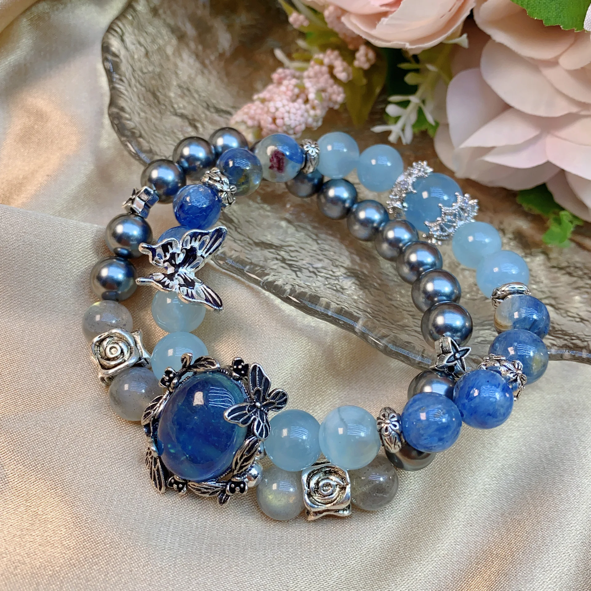 Natural With Crystal Lime Shell Beads Sea Blue Treasure Magic Box Light Luxury Fashion Women s Double Loop Bracelet W Lucky Han
Natural With Crystal Lime Shell Beads Sea Blue Treasure Magic Box Light Luxury Fashion Women s Double Loop Bracelet W Lucky Han