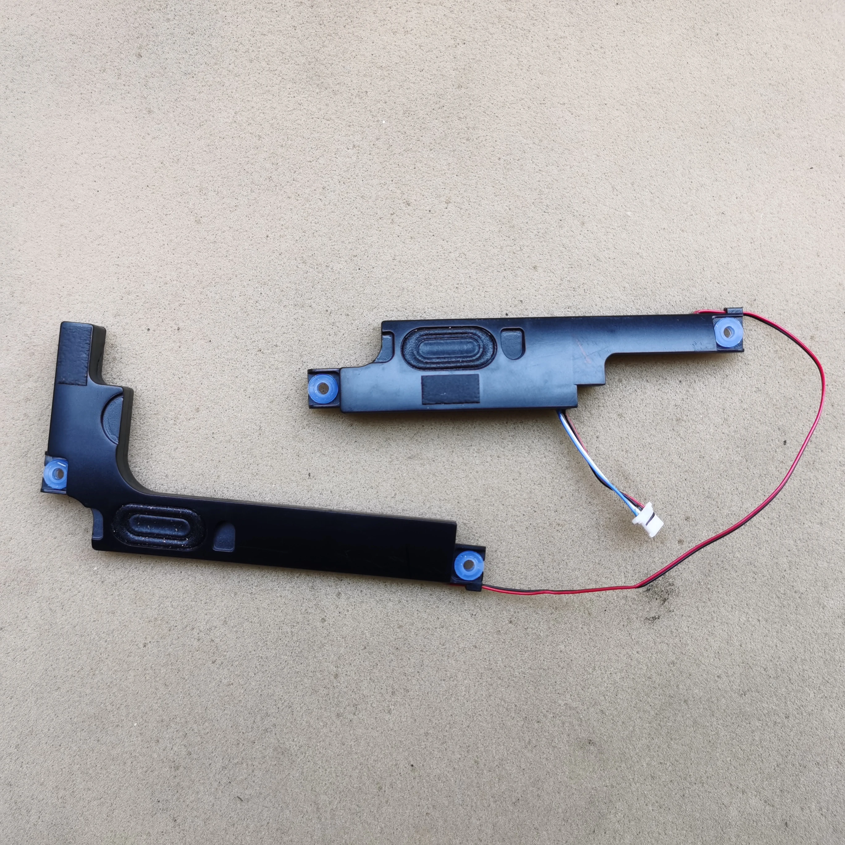 New laptop built-in speaker for lenovo 320-15IKB 320-15ISK 320-15AST ABR 520-15
New laptop built-in speaker for lenovo 320-15IKB 320-15ISK 320-15AST ABR 520-15