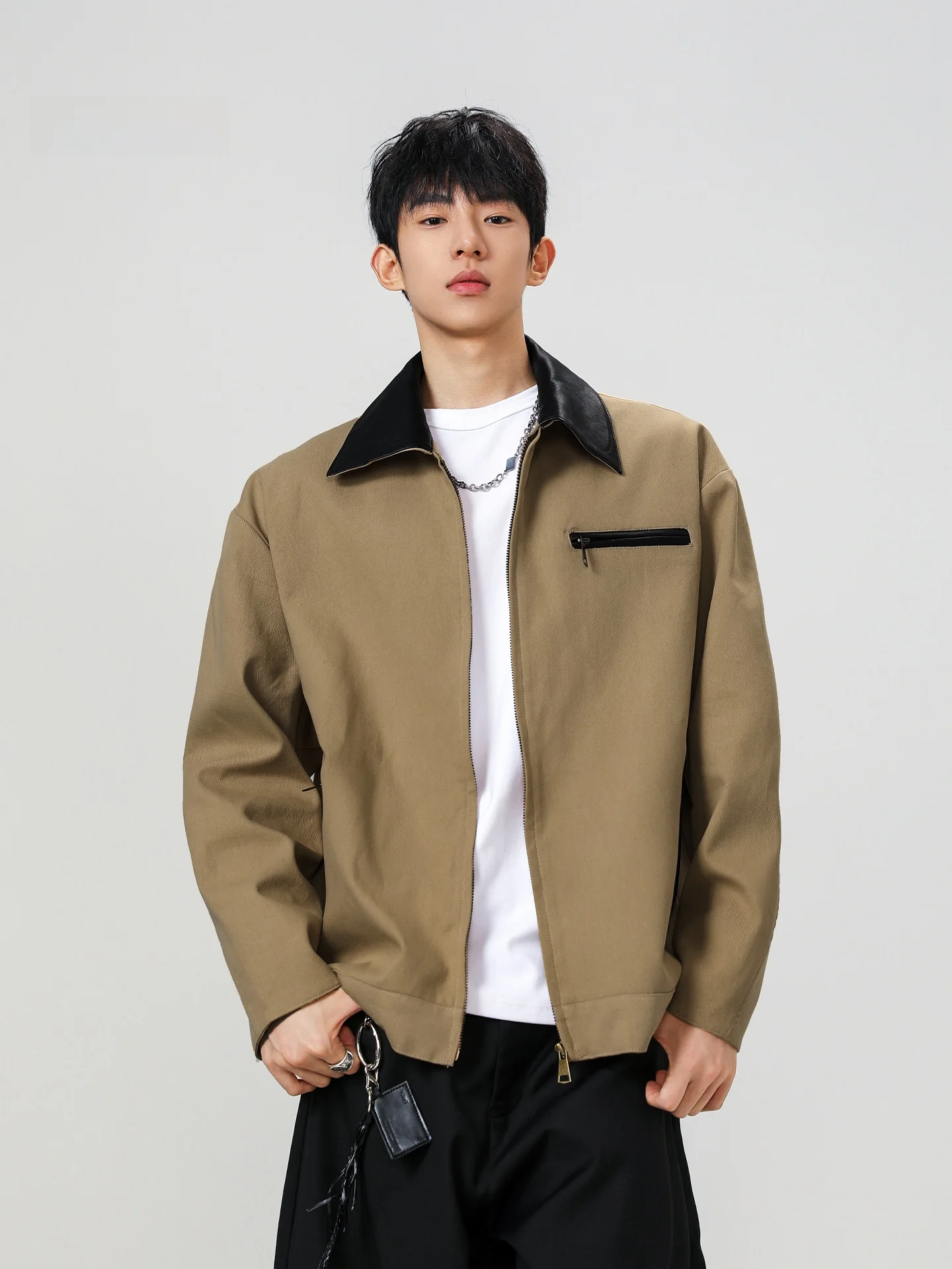 Американская ретро-куртка в стиле Детройт для мужчин, осенне-зимняя, модная, брендовая, Haome Barn Sle, винтажная, с воротником, верхняя одежда
Американская ретро-куртка в стиле Детройт для мужчин, осенне-зимняя, модная, брендовая, Haome Barn Sle, винтажная, с воротником, верхняя одежда