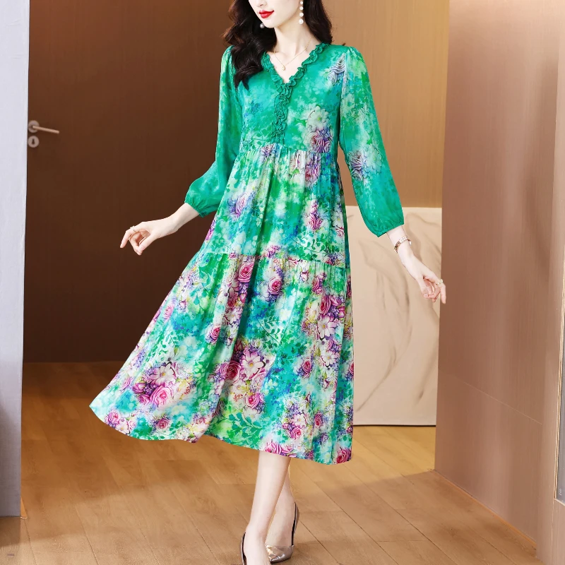 2024 New Green Silk Flower Printed Dress for Women's Long sleeved Wooden Ear Edge V-neck Waist Length Knee Length Dress
2024 New Green Silk Flower Printed Dress for Women's Long sleeved Wooden Ear Edge V-neck Waist Length Knee Length Dress