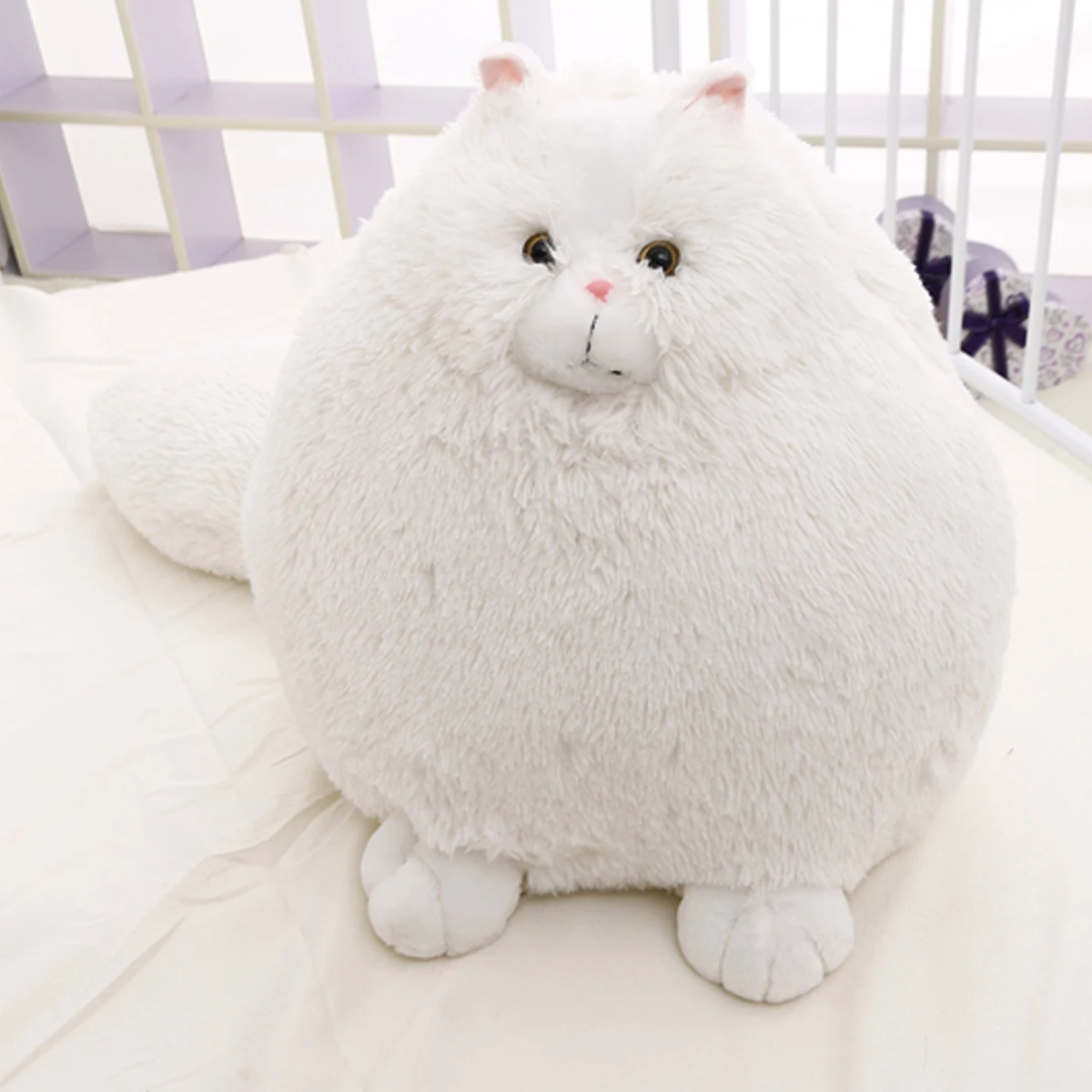 Мягкая и милая плюшевая игрушка-подушка в виде персидской кошки, подарок на день рождения, украшение для дома.
Мягкая и милая плюшевая игрушка-подушка в виде персидской кошки, подарок на день рождения, украшение для дома.