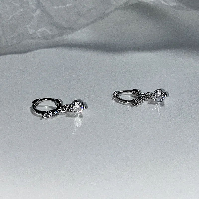 925 Sterling Silver Teardrop Earrings for Women New Style Exquisite Fashionable Unique Elegant and Simple Ear Accessories
925 Sterling Silver Teardrop Earrings for Women New Style Exquisite Fashionable Unique Elegant and Simple Ear Accessories