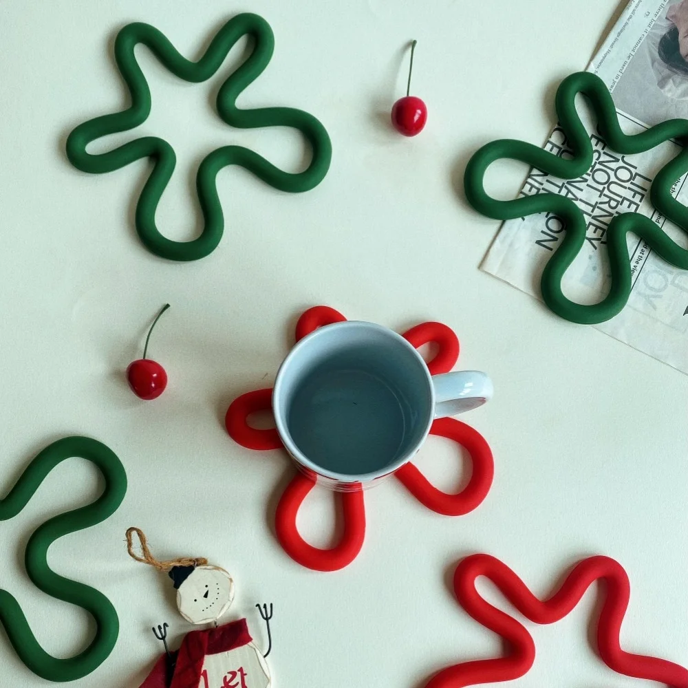 Christmas Silicone Coasters Double Thickened Coffee Coaster Non-slip Heat Insulation Waterproof Pot Mats Things for The Kitchen
Christmas Silicone Coasters Double Thickened Coffee Coaster Non-slip Heat Insulation Waterproof Pot Mats Things for The Kitchen
