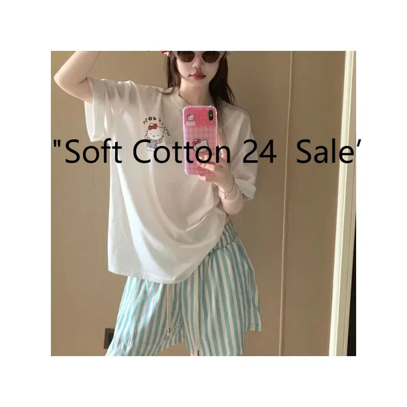 Summer new cartoon Hello Kitty cotton short-sleeved shorts pajamas women's sweet and cute loungewear two-piece set
Summer new cartoon Hello Kitty cotton short-sleeved shorts pajamas women's sweet and cute loungewear two-piece set