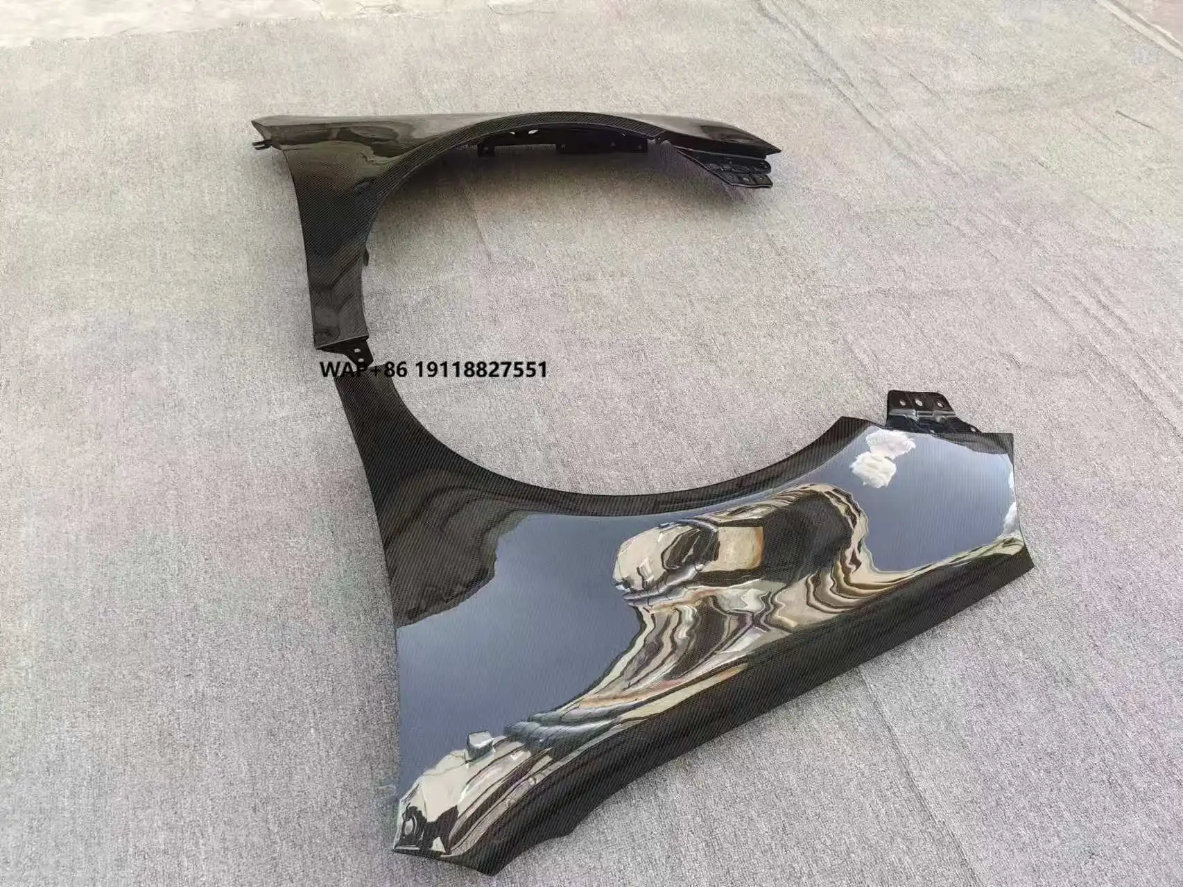 Carbon Fiber Fender for GOLF golf mk5 r32 model 2006
Carbon Fiber Fender for GOLF golf mk5 r32 model 2006