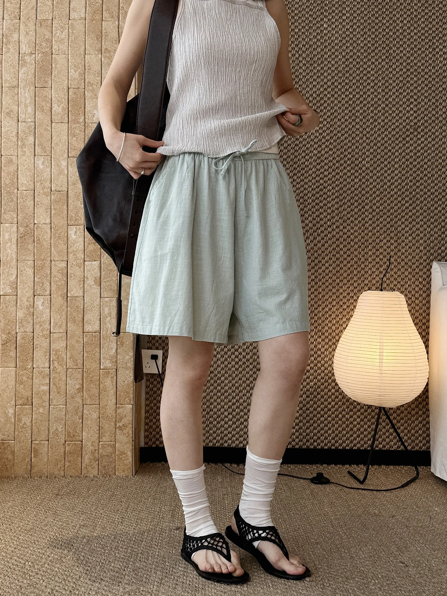 Summer casual solid color high waisted loose silhouette shorts for women
Summer casual solid color high waisted loose silhouette shorts for women