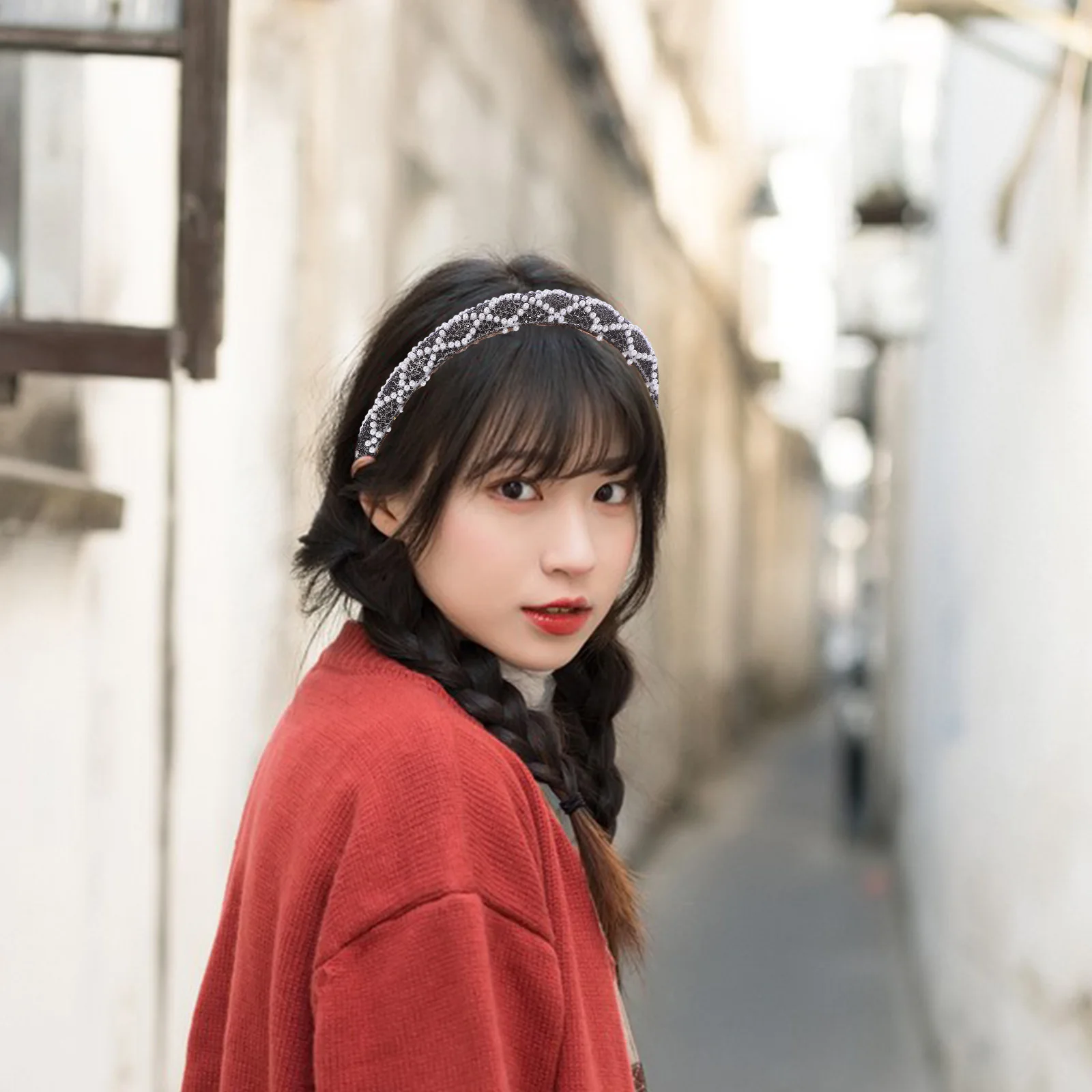 Gorgeous Pearl Headband Rhinestone Hair Styling Tool For Women Complements Any Outfit Effortlessly
Gorgeous Pearl Headband Rhinestone Hair Styling Tool For Women Complements Any Outfit Effortlessly