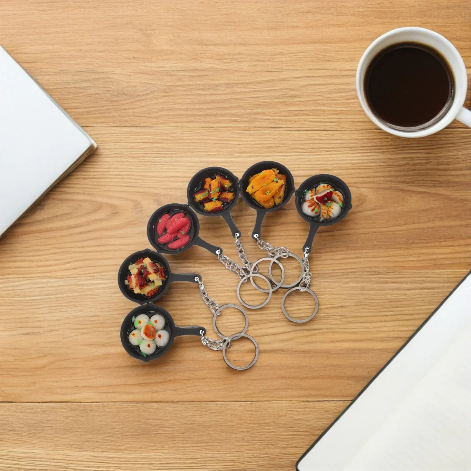 Набор из 6 брелоков в виде еды: милые брелоки-сковородки, оригинальные подвески для сумок, для семьи, друзей, автомобильных ключей, сумок и клатчей
Набор из 6 брелоков в виде еды: милые брелоки-сковородки, оригинальные подвески для сумок, для семьи, друзей, автомобильных ключей, сумок и клатчей