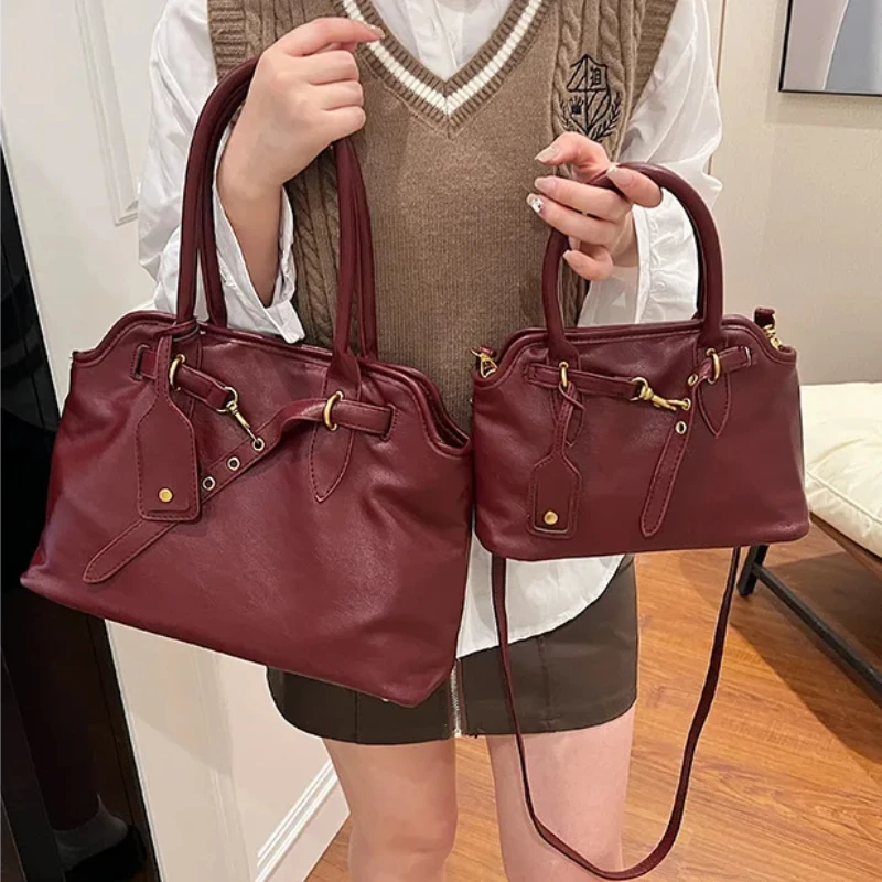 PU Leather Retro Tote Bag for Women 2026 Winter Trend New Fashion Y2K Handbags Lady Travel Shoulder Crossbody Bags Handbags
PU Leather Retro Tote Bag for Women 2026 Winter Trend New Fashion Y2K Handbags Lady Travel Shoulder Crossbody Bags Handbags