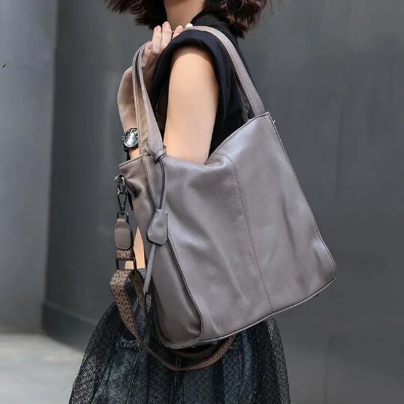 Japan South Korea Women baotou layer cowhide soft leather vintage Tote bag Large capacity cowhide shopping bag single shoulder
Japan South Korea Women baotou layer cowhide soft leather vintage Tote bag Large capacity cowhide shopping bag single shoulder