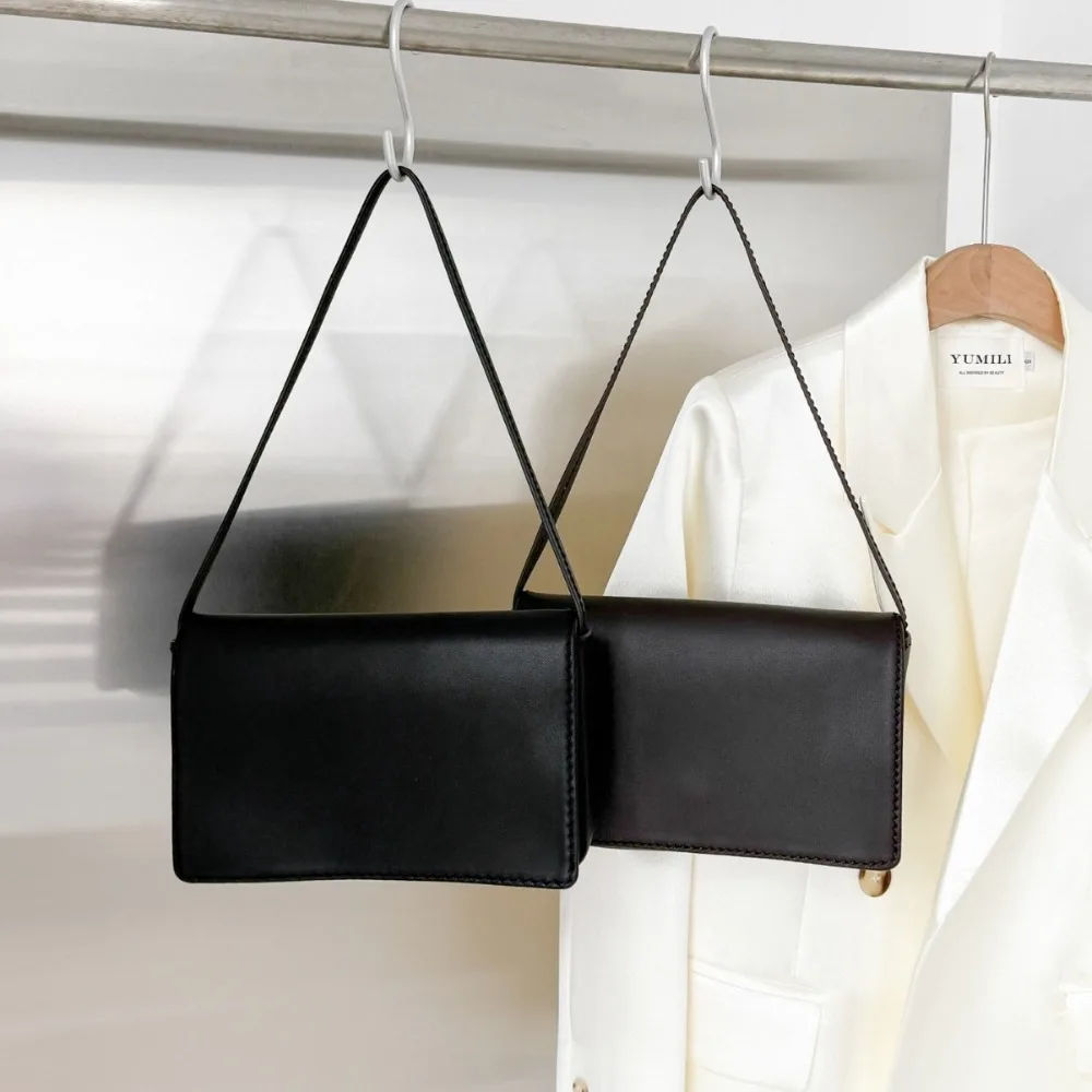 Spring and Summer New Simple Small Square Bag Versatile Texture Premium Shoulder Armpit Female Casual Daily Unique Fashion
Spring and Summer New Simple Small Square Bag Versatile Texture Premium Shoulder Armpit Female Casual Daily Unique Fashion